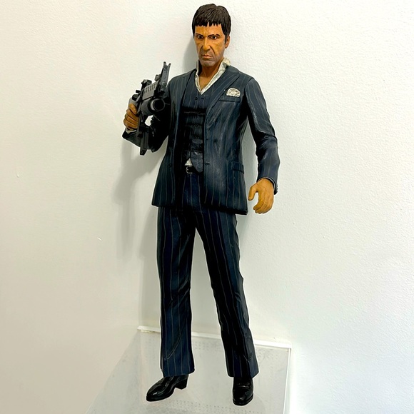 LARGE 18" Action Figure
SCARFACE AL PACINO TONY MONTANA NECA 2006 - Picture 1 of 9